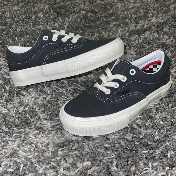 New VANS Skate Era in Raven / Marshmallow - Picture 1 of 15